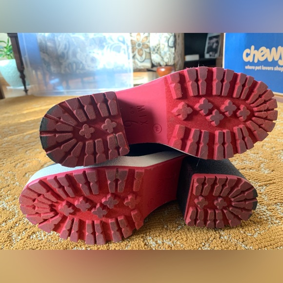 High heel boots 🖤🤍❤️ size 9 - Picture 5 of 6